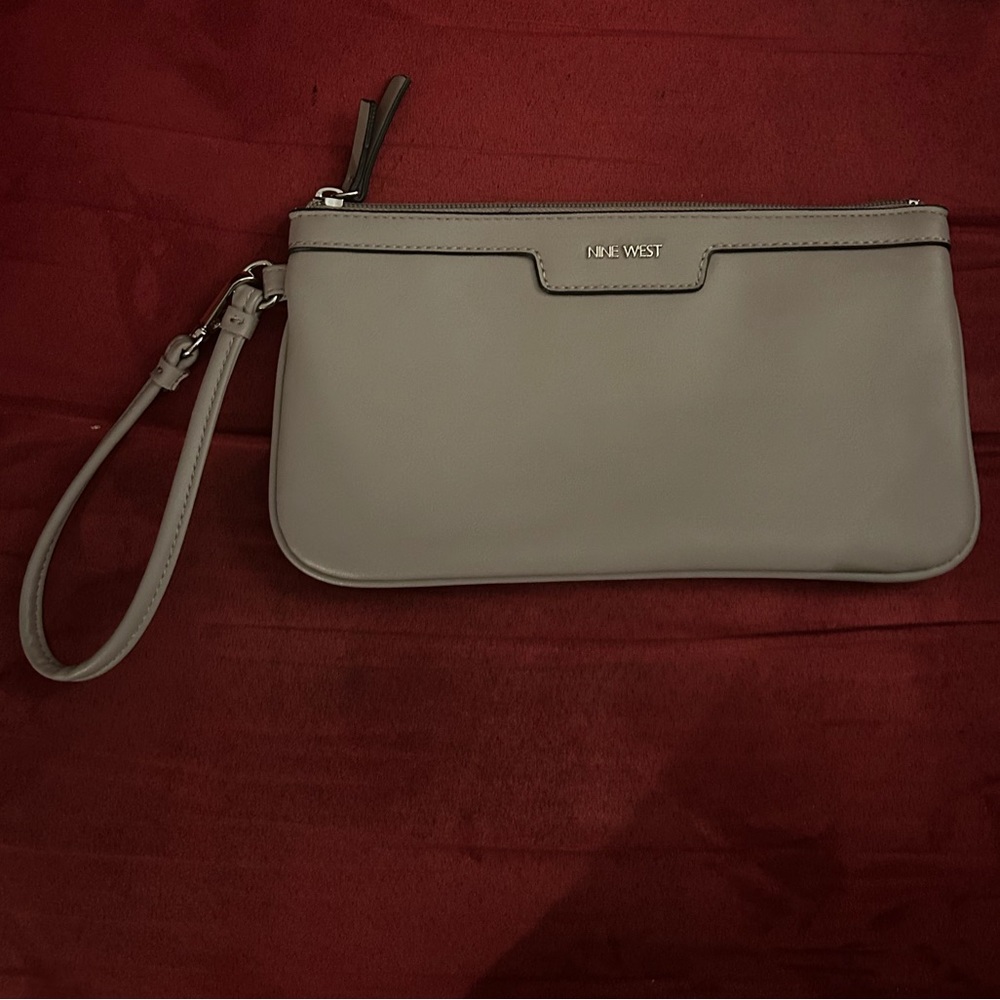 NWOT Nine West Clutch / Wristlet - Picture 1 of 5